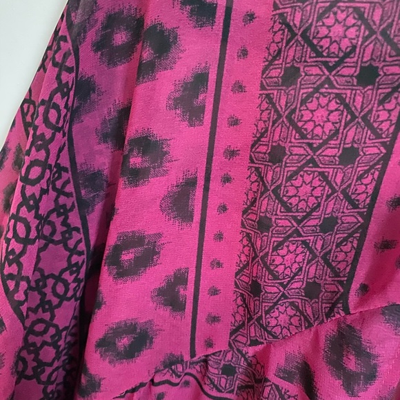 Fuschia and Navy kimono - Picture 3 of 3